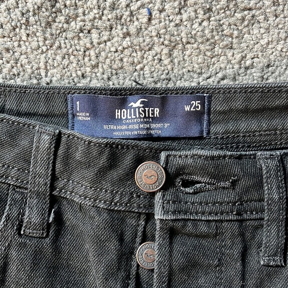 Hollister Ultral High Rise Mom Short 3” - Picture 2 of 3
